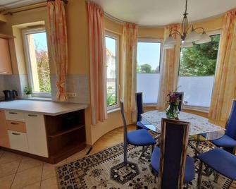 Sunshine Beach House - Szántód - Dining room
