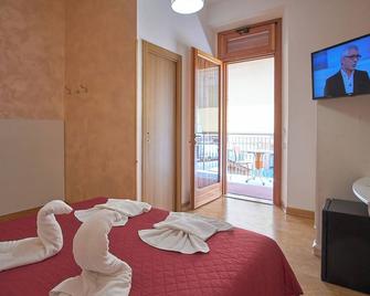 Bel Sole Guest House - Civitavecchia - Habitación