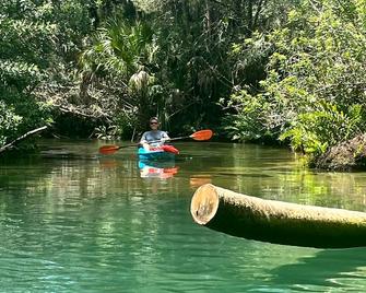 Neptune's Grotto Old Florida Adventure Retreat - Spring Hill