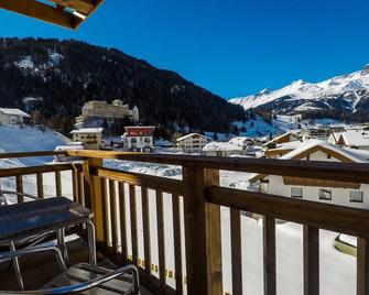 Collina Hotel Garni - Nauders - Balcony