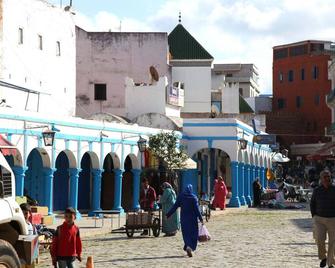 Hotel Choumis 2 Etoile - Larache - Building