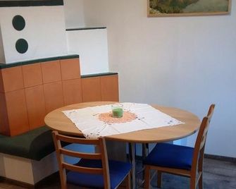 Tremlhof - Unterach - Essbereich