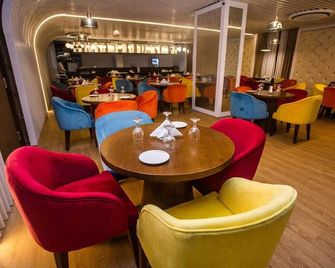 Grand River View Hotel - Rajshahi - Rājshāhi - Restaurante