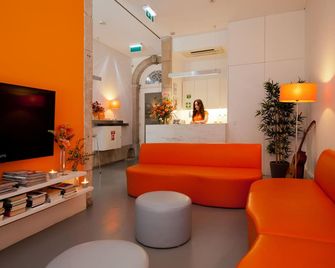 Porto Lounge Hostel & Guesthouse - Porto