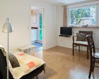 Gästehaus Henke - Freiburg im Breisgau - Living room