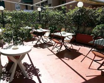 Hotel Mignon Posta - Rapallo - Patio