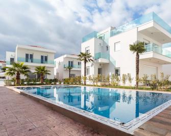 Acrotel Porto Brava Luxury Villas - Nikiti - Uima-allas