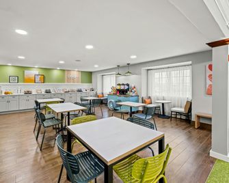 Spark by Hilton Sterling Dulles Airport - Sterling - Ravintola
