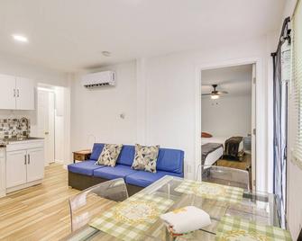 Cozy Miami Cottage: 5 Mi to Dtwn! - Miami - Sala
