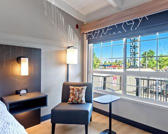 Thunderbird Lodge - Redding