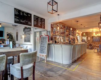 The George & Dragon Inn - צ'יצ'סטר - בר
