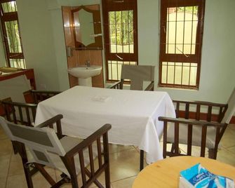 Ngorongoro Villa & Restaurant - Karatu - Dining room