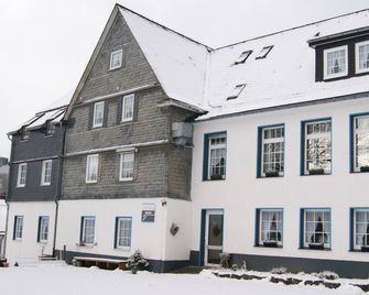 Bed and Breakfast Am Knittenberg - Winterberg - Toà nhà