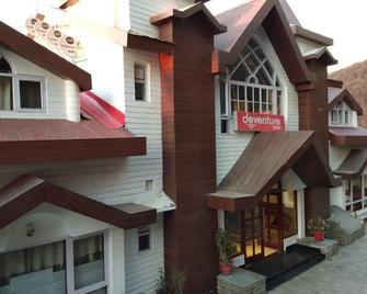 Deventure Hotel - Chail - Budova