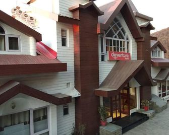Deventure Hotel - Chail - Building