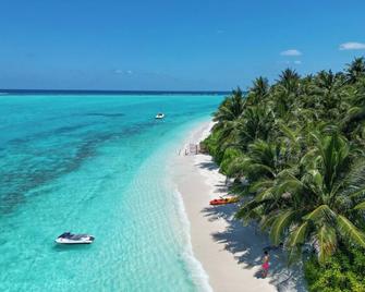 Sands Garden Hotel - Thoddoo-Atoll - Strand