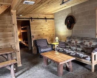 Family Friendly Cabin on the Clarion River! - Ridgway - Sala de estar