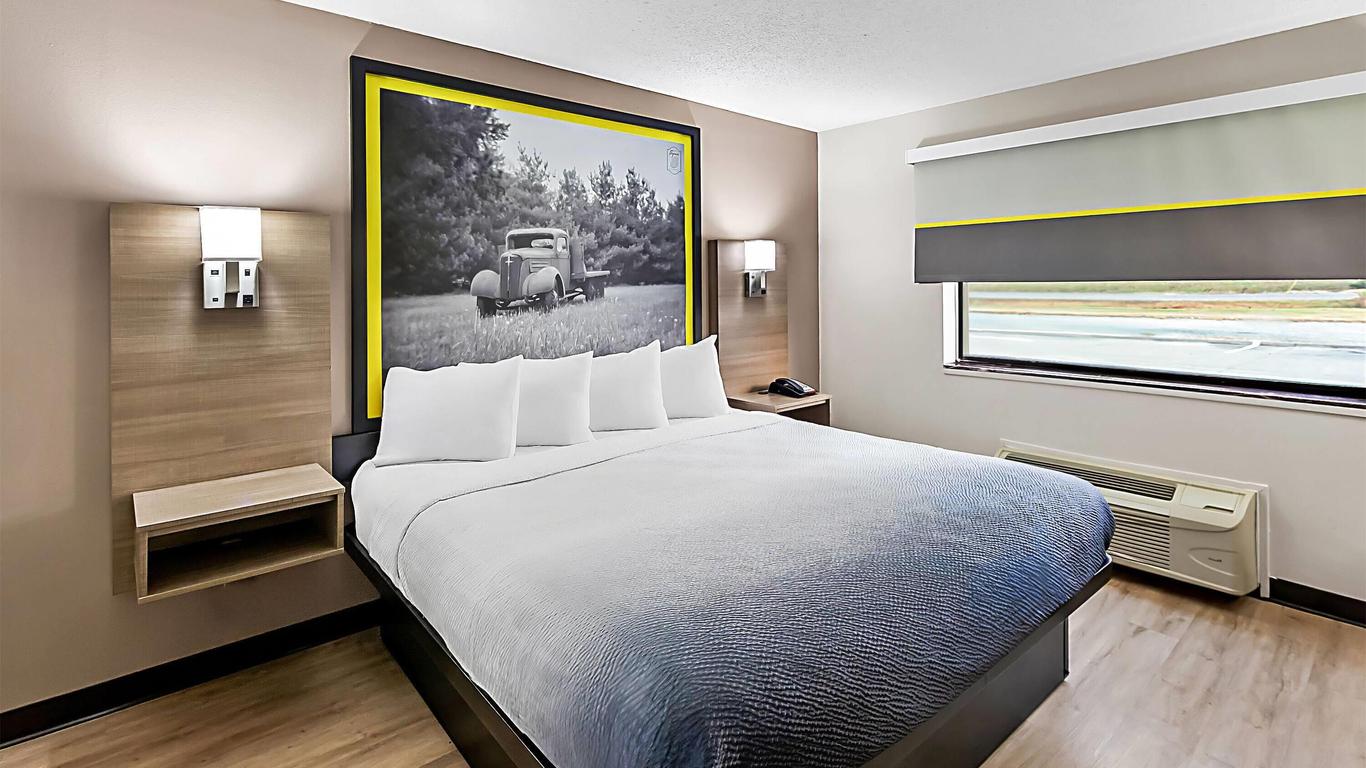 Super 8 By Wyndham Marston