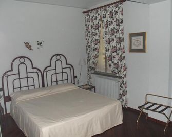 Locanda Del Boscogrande - Agliano Terme - Schlafzimmer