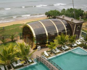 Ocean Queen Hotel - Wadduwa - Zwembad