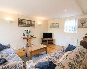 Gratton Grange Farm Holiday Cottage - Bakewell - Wohnzimmer