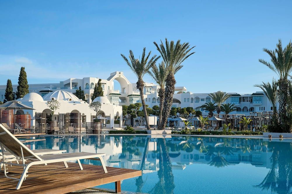 منتجع وسبا ذا ميراج - الحمامات - حوض السباحة