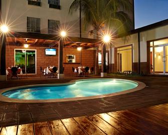 Comfort Inn Real San Miguel - San Miguel - Pool