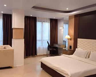 The Grand Hotel - Aizawl - Habitación
