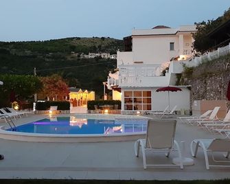 La Locanda Della Castellana Adults Only - Peschici - Piscina