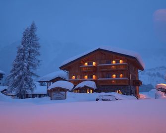 Albergo Punta Zerbion - Ayas - Edificio