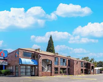 Motel 6 Canby. Or - Canby - Building