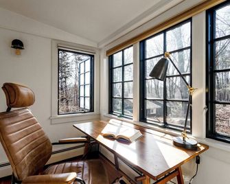 Charming 1-bedroom cottage in Woodstock with AC, WiFi min Monthly Rental - Woodstock - Dining room