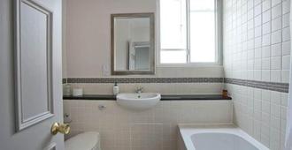 The Red Lion Hotel - Luton - Bagno