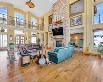 Harry's Horse Hangout - Reno - Lobby