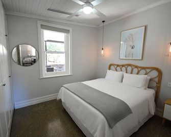 Beautifully renovated country cottage located near Mclaren Vale's best wineries - Clarendon - Habitación