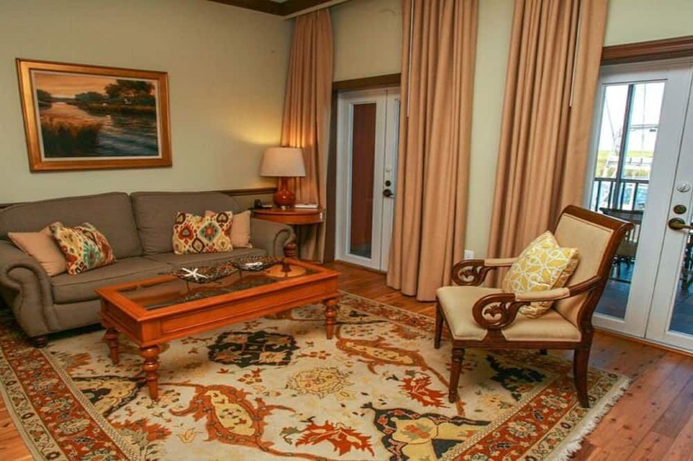 Riverfront Condo on Beautiful Apalachicola River! - Apalachicola - Huiskamer