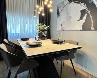 Shades of Cluj Napoca - Artitude Apartments - Cluj Napoca - Dining room