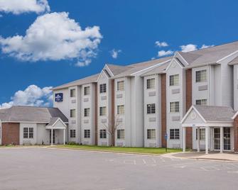 Microtel Inn & Suites by Wyndham Appleton - Appleton - Bygning