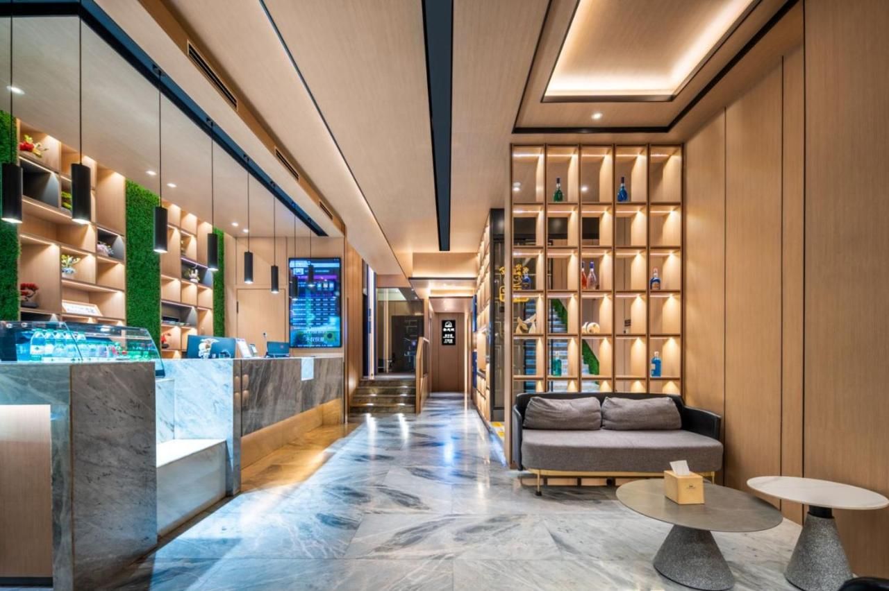 Wenzhou All-Day Hotel Is Located in The thumbnail 3