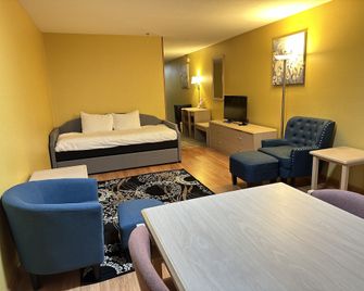 Timberland Inn & Suites - Castle Rock