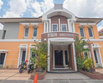 RedDoorz Plus Syariah at Banjarbaru 2 - Banjarbaru - Building