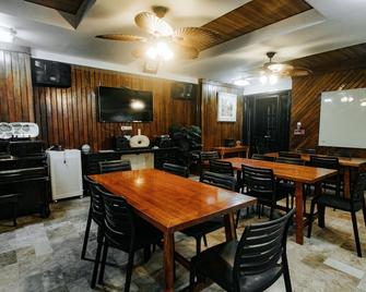 Delle Suites - General Santos - Restaurante