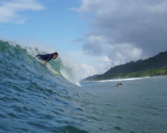 Don Jons Lodge Surf And Yoga - Santa Teresa