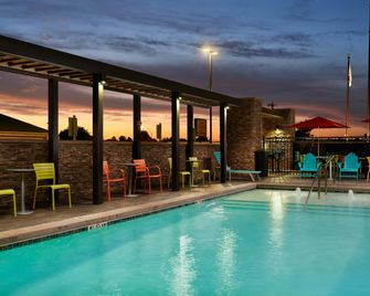 Home 2 Suites by Hilton Muskogee - Muskogee - Piscina