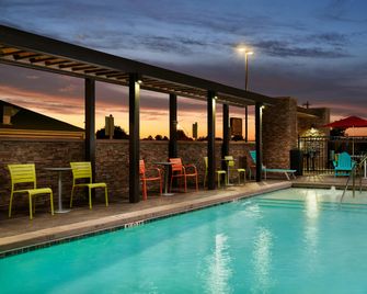 Home 2 Suites by Hilton Muskogee - Muskogee - Bazén