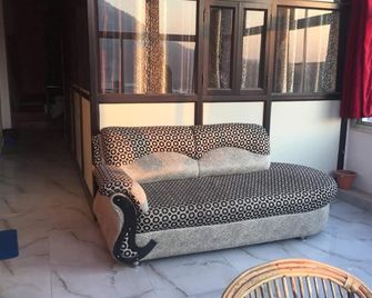 Maa Ganga Guest House - רישיקש - סלון
