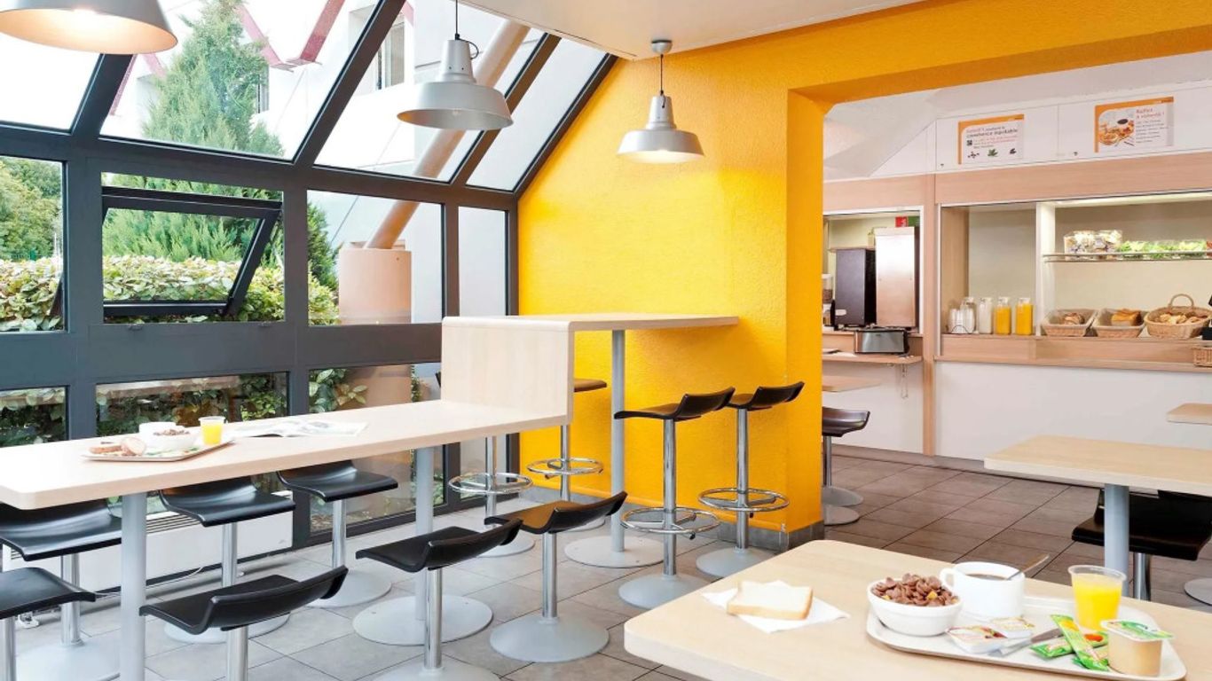 尼姆烏埃斯特F1酒店