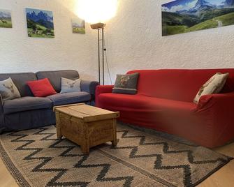 Spinale Casa In Centro, Arrivi Con Gli Sci! Sanificazione A Vapore - Madonna di Campiglio - Living room