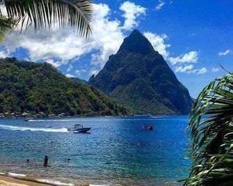 Sea Piton View Apartment- Location, Convenience, Modern Living - Soufrière