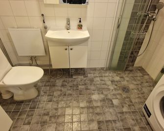 Modern Seaside Apartment - Metro & Market Nearby - Helsinki